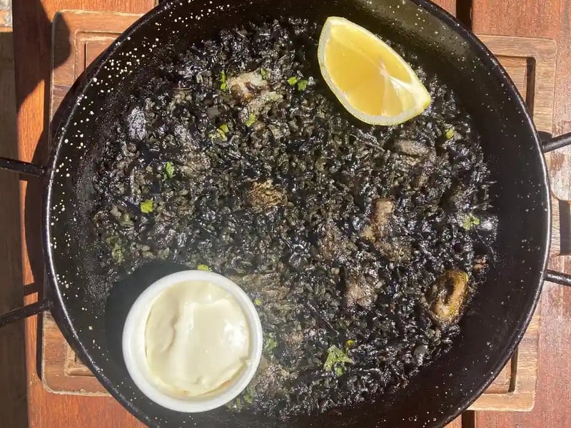 NEWS JUST IN - After a brief hiatus due to the untimely death of our flat grill, THE GATEHOUSE PAELLAS ARE BACK ON THE MENU. @urbanpubsandbars #urbanpubsandbars #paella #paellalovers #spanishfood #pubsofinstagram #pubsoflondon #n6 #publunch #alfresco