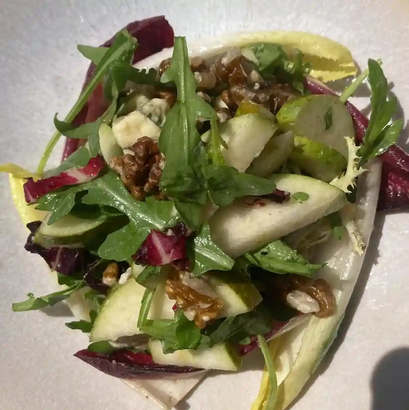 Pear, Stilton, radicchio & walnut salad. Available in 2 sizes. @urbanpubsandbars #urbanpubsandbars #highgatevillage #pubsofinstagram #pubsoflondon #publunch #alfrescolunch #n6 #salad