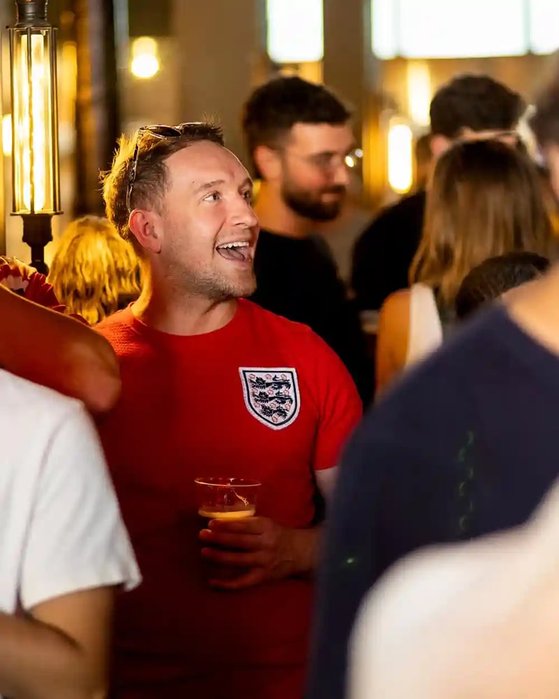 Great company, great Sunday roasts, and the Women’s Euro finals this Sunday…name a better combo ⚽️🍻🍽️ 

Who will you be backing? 🔥
