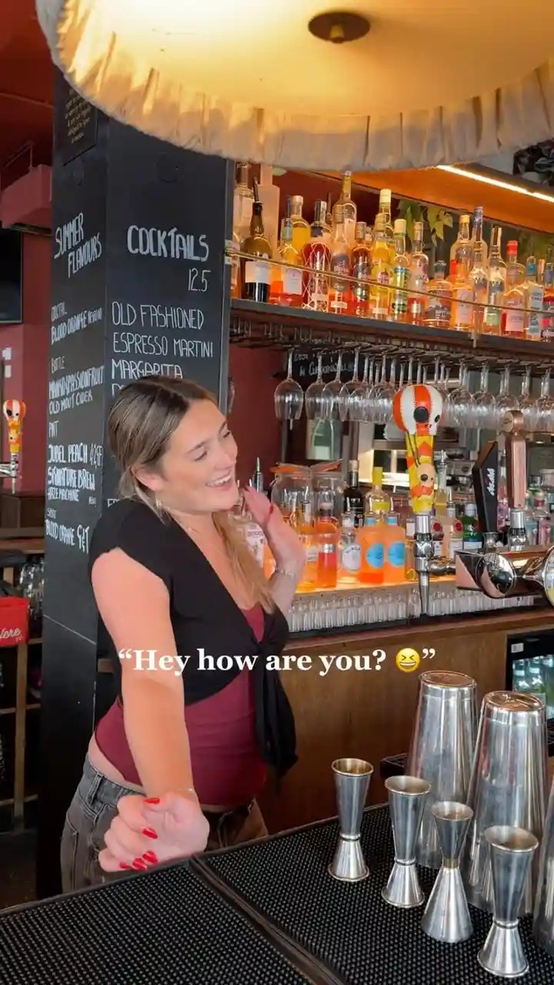 She was just being friendly 😢

#publife #pub #citypub