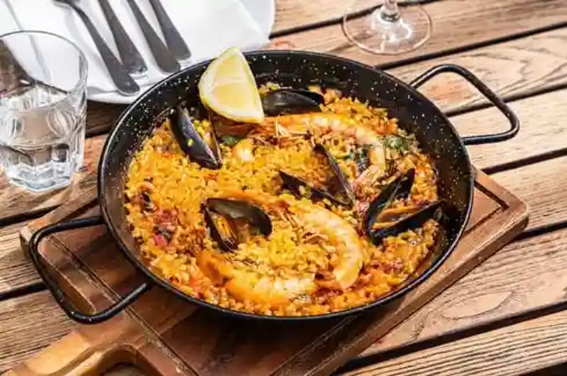 We are not just serving our legendary roasts today. Come and enjoy one of our delicious paellas in our sunny garden. Happy bank holiday weekend. @urbanpubsandbars #urbanpubsandbars #pubsofinstagram #pubsoflondon #paella #sundayroasts #publunch
