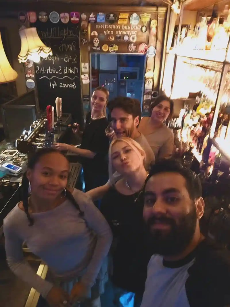 Thursday plans? None? Thought so. Why not come down and meet the amazing team, and our newest member to the team, Beth. ☺️, come and have some pints? Or cocktails, or wine... or even non alcoholic drinks..... 🍻🤪😃

#beers #eastlondon #team #uk #pub #pubslondon #shoreditch #fyp #fun #happy #love #commercial #cocktails #commercialtavern #beer