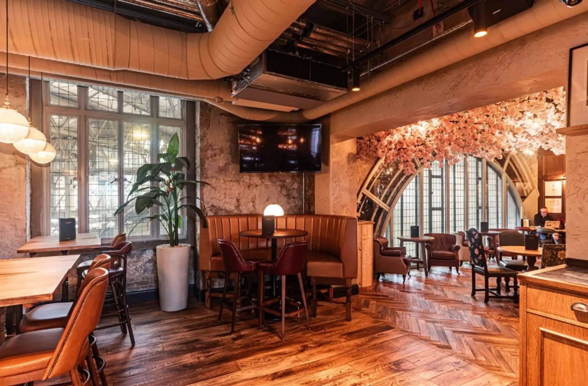 Victory Pub Waterloo section #1 image - Private hire pages
