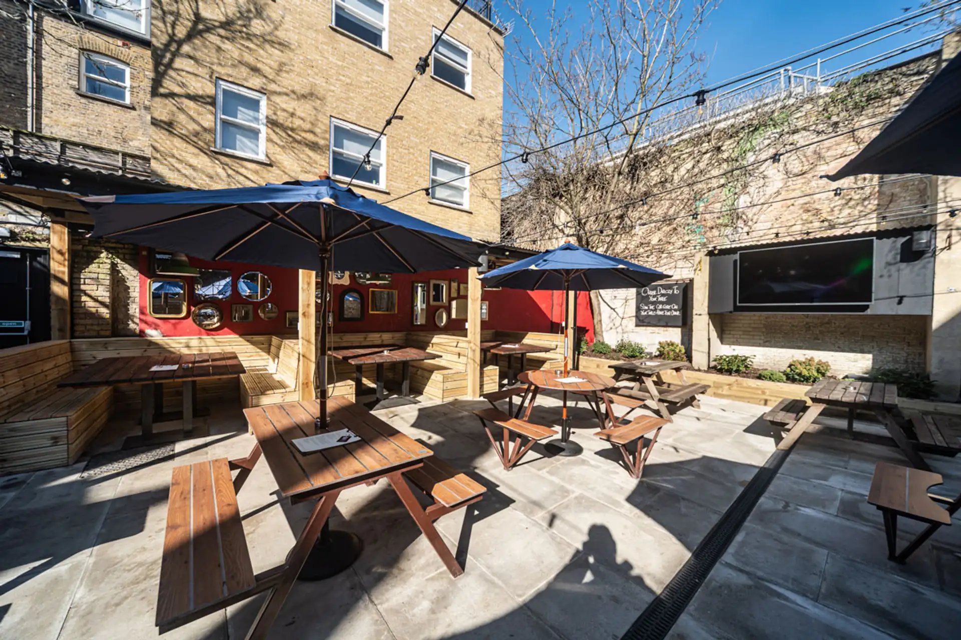 Red Lion - The Garden  gallery - Private hire spaces