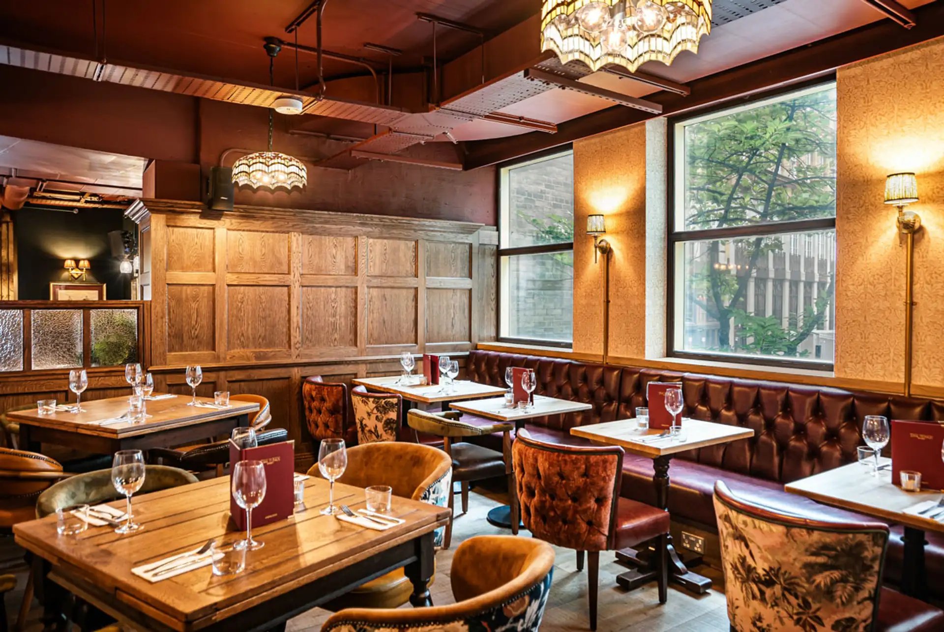 Wren Tavern - The Mezzanine gallery - Private hire spaces