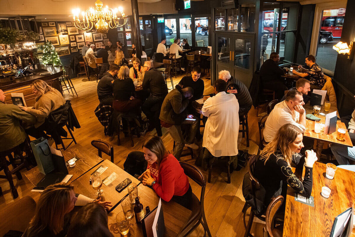 The Railway first opened as a pub in 1889, and we're delighted to bring it back under its original name.
Whether you're a local or just passing through, join us for sensational seasonal dishes and proper pub classics, cocktails,  craft beer and  genuine hospitality. There's plenty on at the Railway, including our weekly quiz and bottomless brunch. Fun fact: This is the pub where The Police headlined their first gig in 1977. So, pull up a chair, make yourself at home, and let's embark on a journey together.