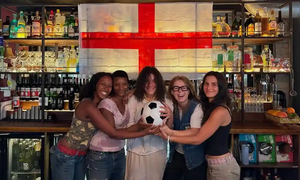 All girls on the Bar for the UEFA Final ⚽️🏟️

England vs Spain
showing live kick off at 5pm! 

#eurofinal #womanseuros2025 #sundayroast #exmoutharms #pub #summertime  #freshroast #exmoutharms #exmouthmarket #pubfood