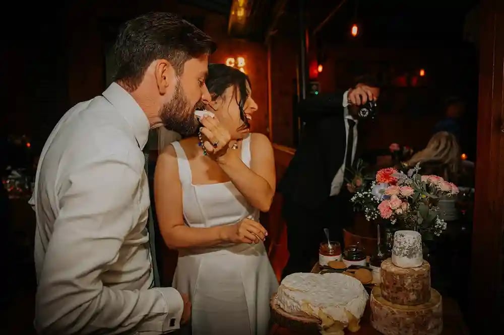Stomachs full of brie, and hearts full of love thinking of this amazing wedding day last year🥰 was that a little too cheesy 💭😉