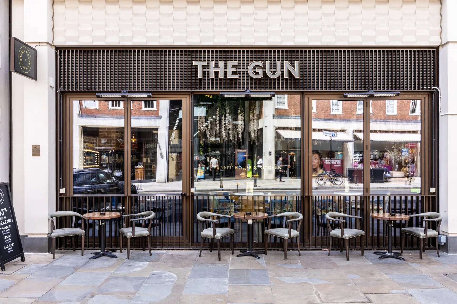 An East London favourite since the 17th Century, The Gun is a community hub by Spitalfields market serving a great craft drinks selection alongside a carefully curated food menu and one of the best Sunday Roasts you will find. 