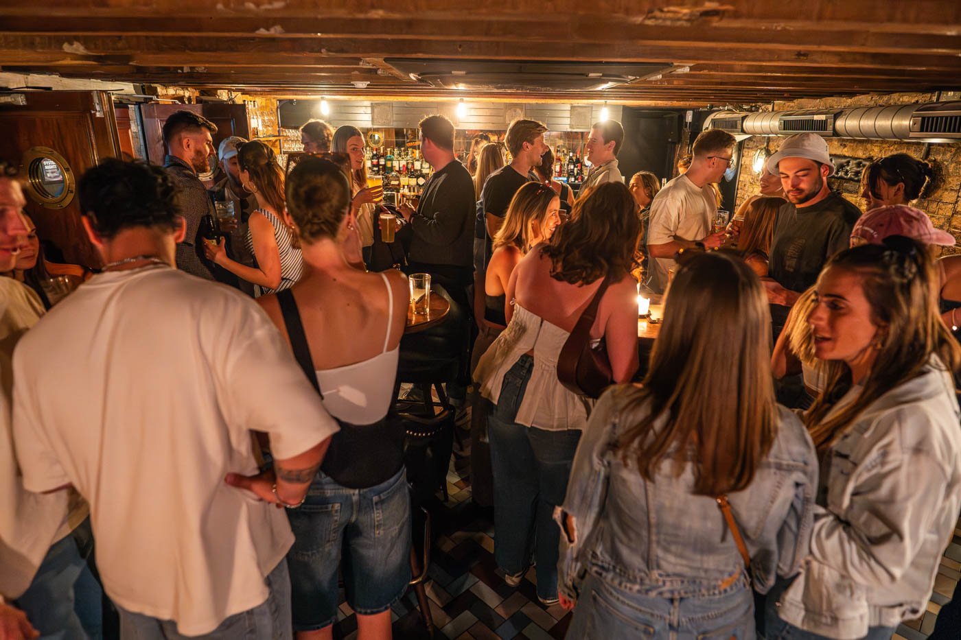 Whether you're organising after work drinks, a birthday celebration, office party or just a gathering with friends and family.
Our experienced team are on hand to ensure that everything runs perfectly! 