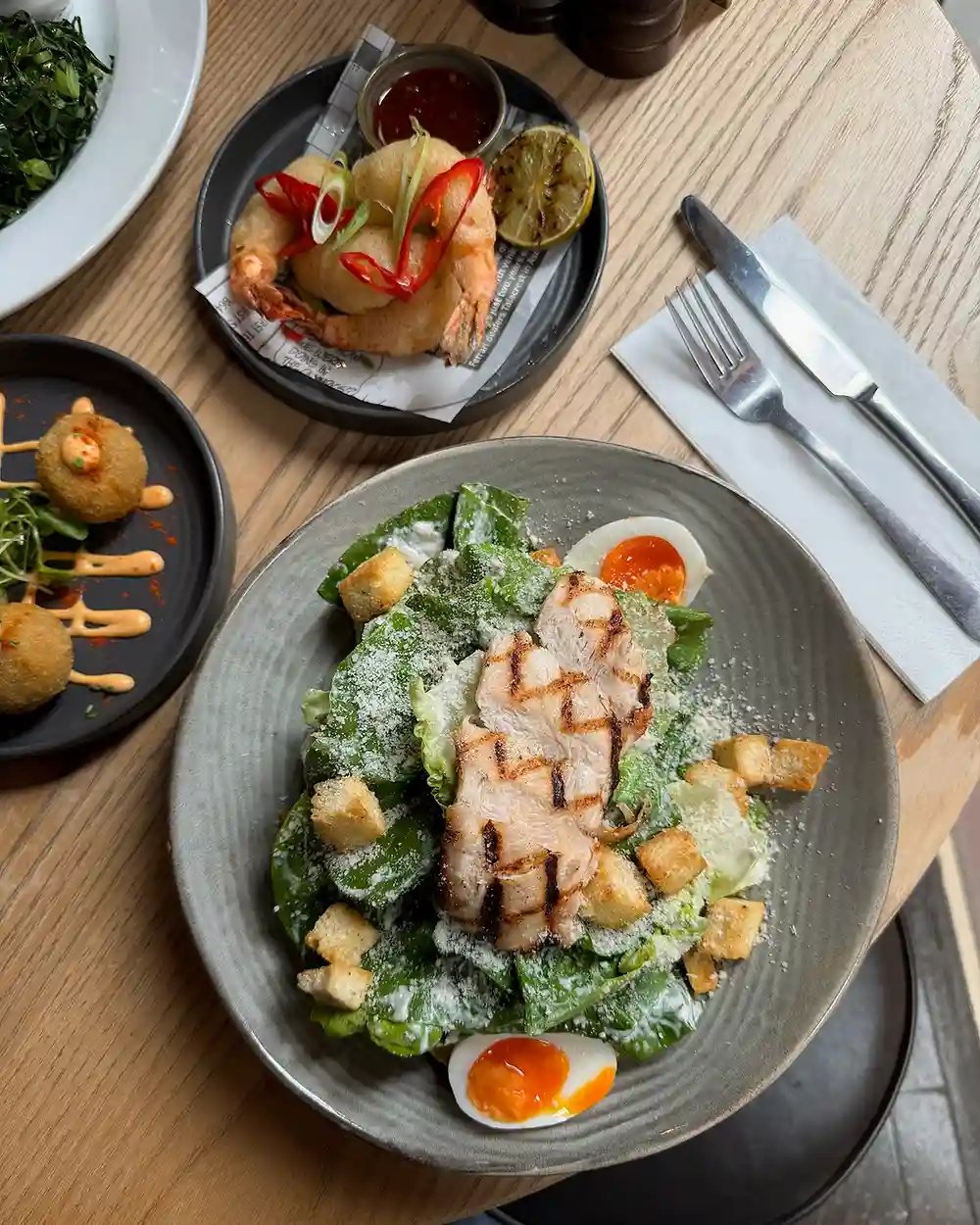 The lunch that keeps on giving 🤤  Head to the link in our bio and book your tasty meal now!