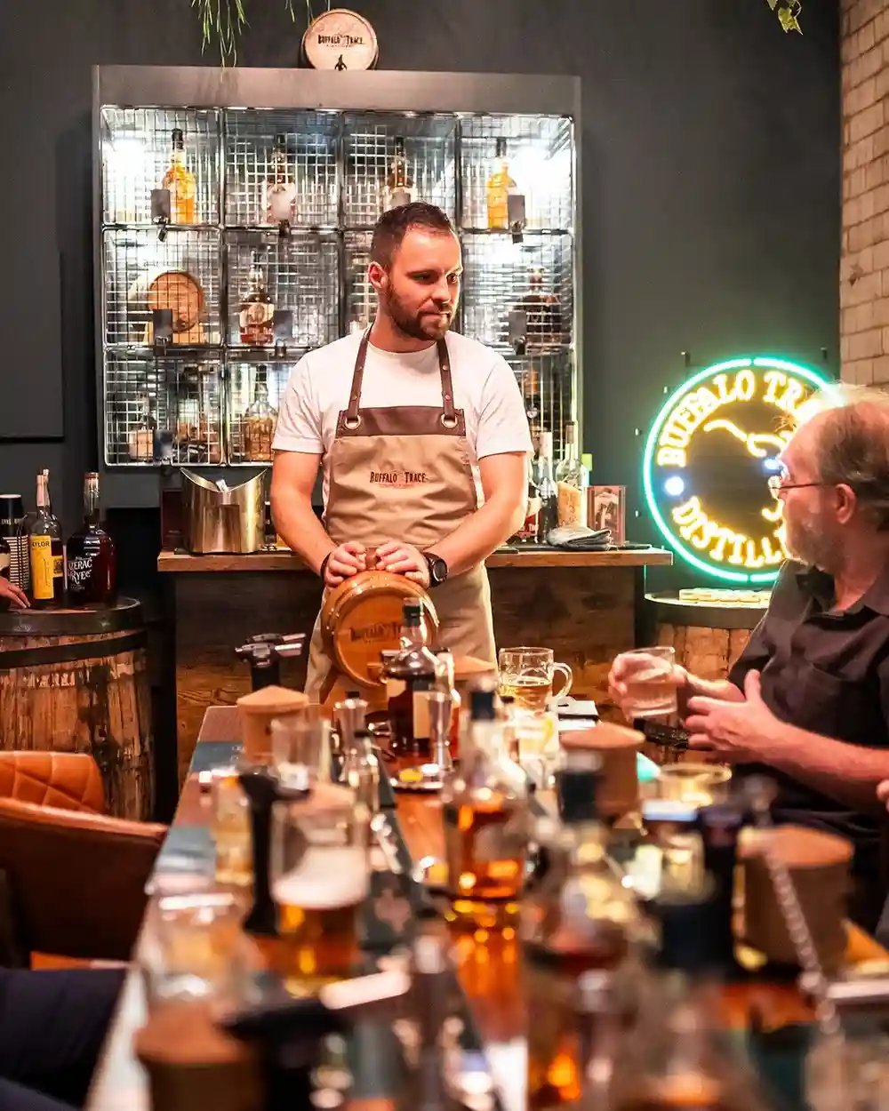 Come sip with us 🥃 We’re serving up 90 minutes of Whisky goodness - starting with a Manhattan, followed by fun facts, a cheeky quiz, a guided tasting, and ending on a high note: making your own smoked Old Fashioned 🔥   New to Whisky? Total nerd about it? Either way, you’re in the right place.  Hit the link in bio to book!