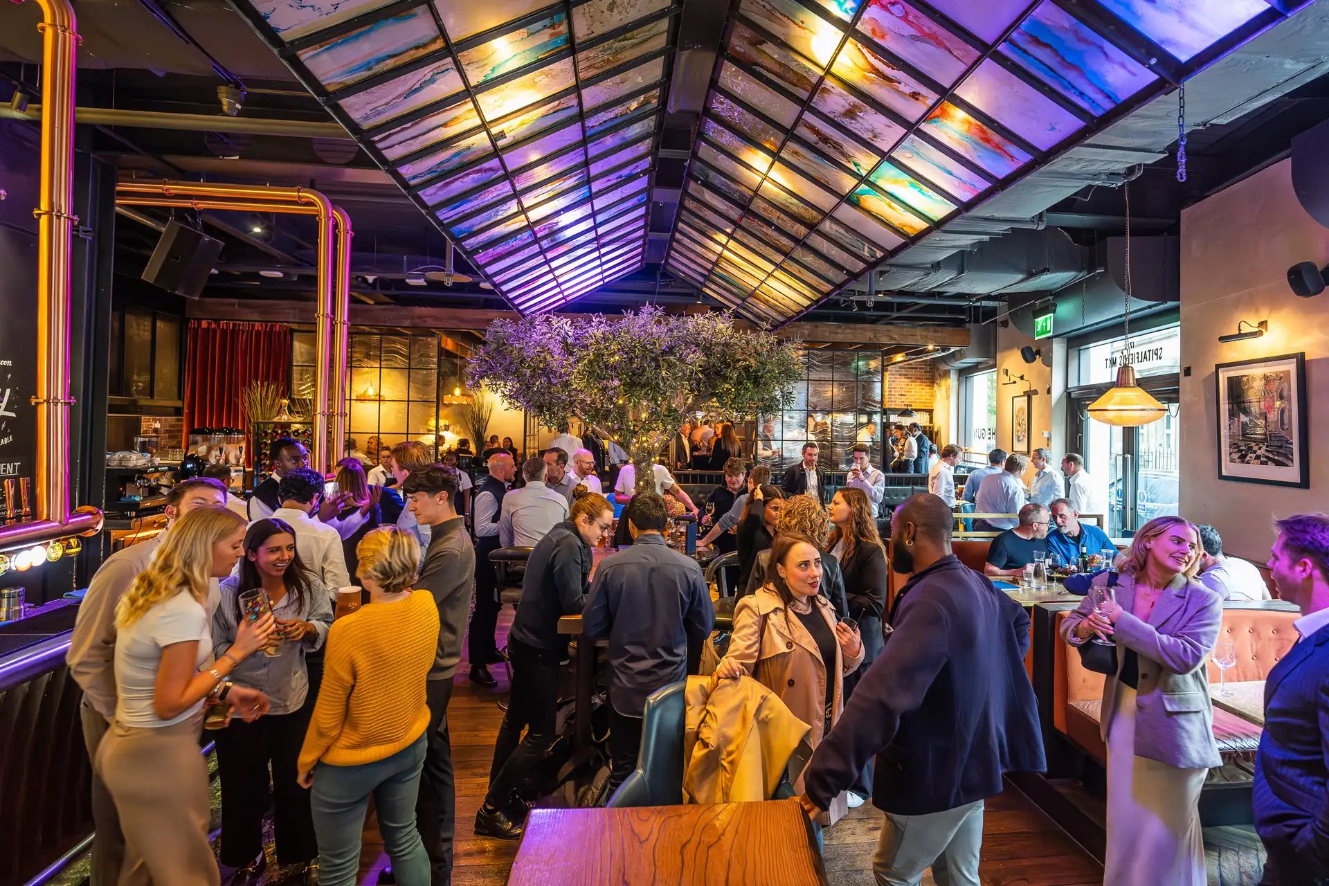 An East London favourite since the 17th Century, The Gun is a community hub by Spitalfields market serving a great craft drinks selection alongside a carefully curated food menu and one of the best Sunday Roasts you will find. 