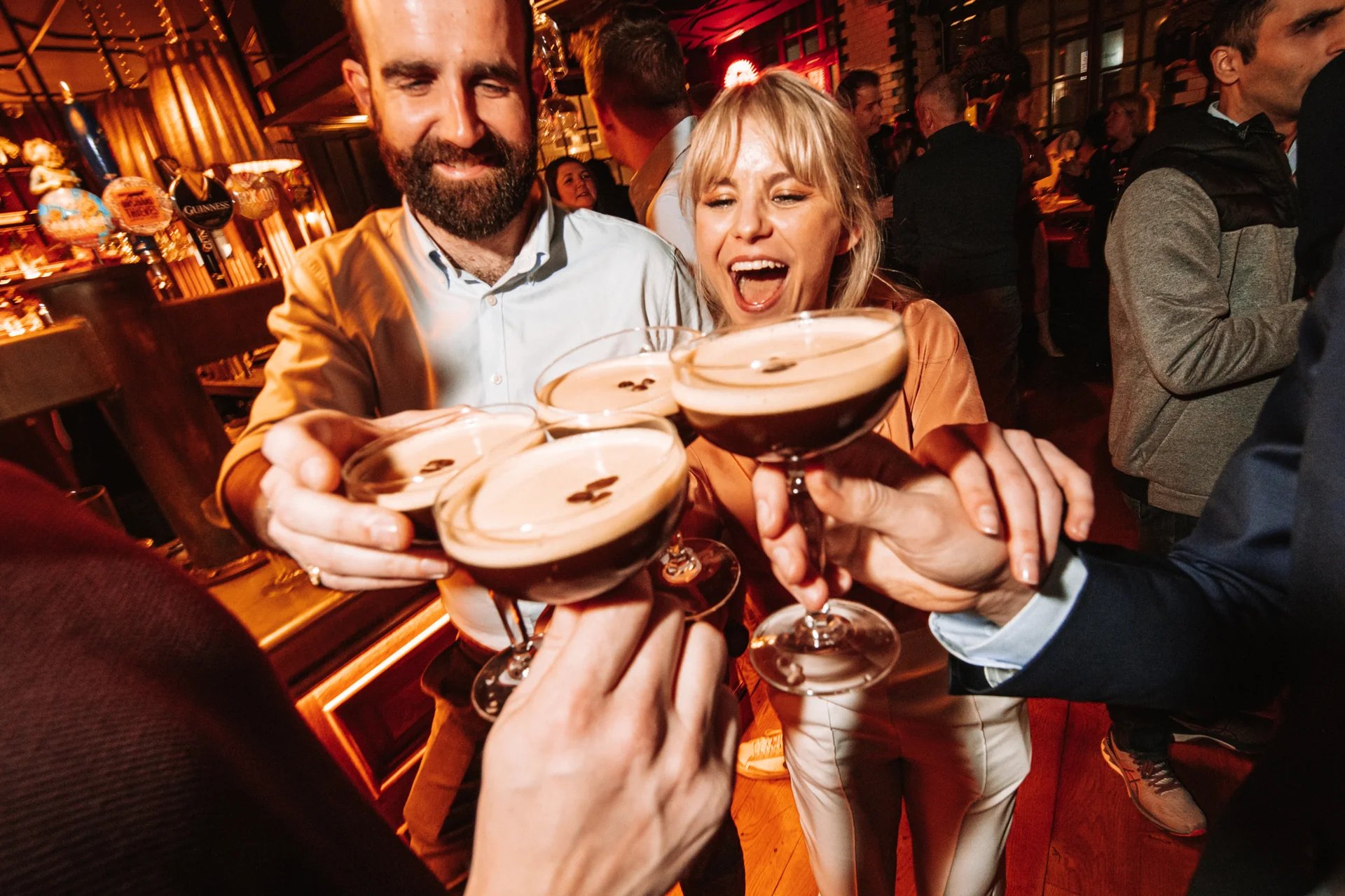 Discover Singer Tavern, a lively Shoreditch gem blending timeless charm with a modern twist. Savour incredible weekly specials, craft drinks, and unforgettable moments in our vibrant space. Its lively after‑work vibe is fuelled by an expertly curated rotating selection of craft beers, wines and cocktails, plus a hidden speakeasy‑style basement bar for those craving something extra .