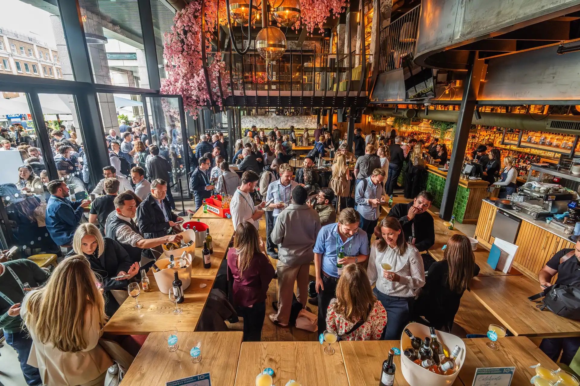 Bishopsgate's finest spot, Nest is a cocktail bar and kitchen with a mezzanine area hosting ‘The Nest’, a private hire area that overlooks the rest of the bar. An impressive cocktail menu made possible with our expert mixologists behind the bar.